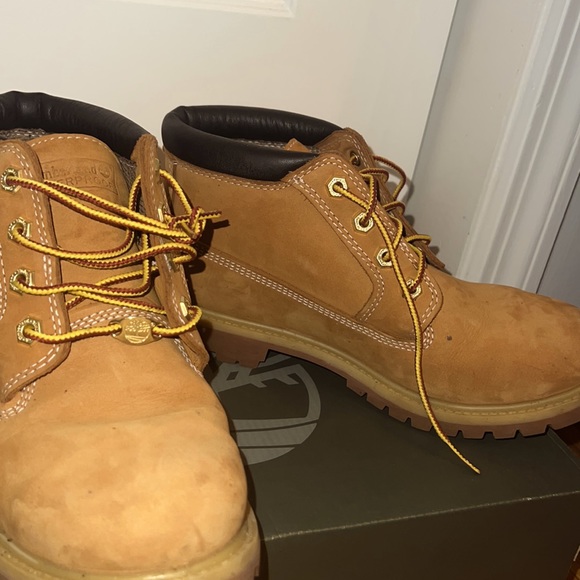 Brown timberlands - Picture 2 of 2